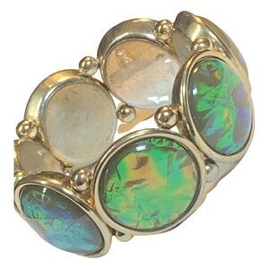 Vintage Oversized Green Foil Glass Beaded Circle Gold Tone Stretch Bracelet